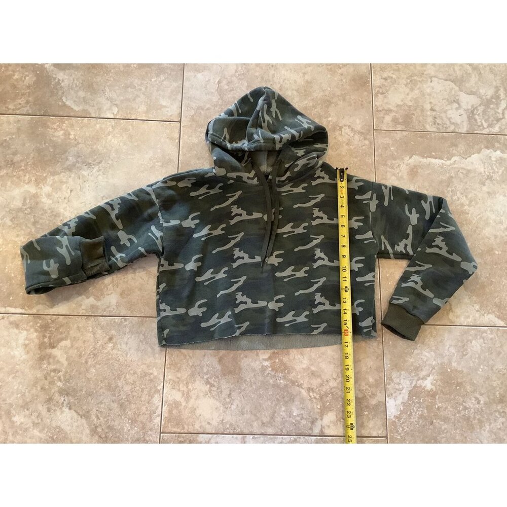 Junior's Cropped Roma Concept Green Camo Sweatshirt -Size Small